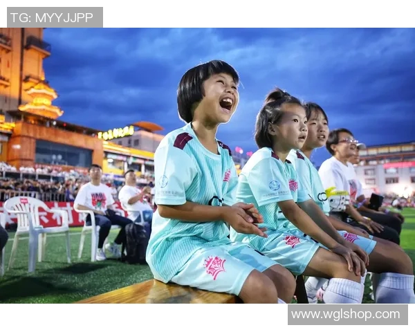 足球明星为年轻球员送上激励祝福寄语助力他们追逐梦想与荣耀